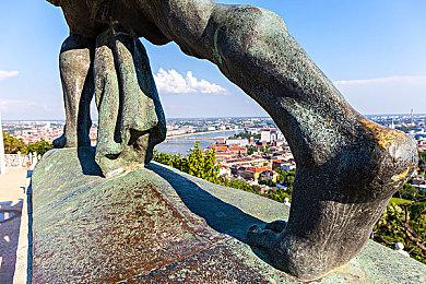 剧情驱动摄影冒险游戏《FOMOGRAPHY》本月底发售